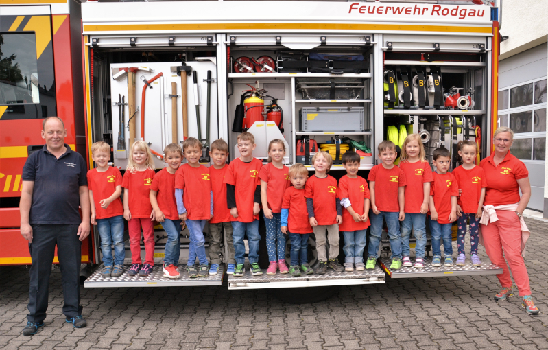 Gruppenbild der Kinderfeuerwehr Minis Rodgau Weiskirchen